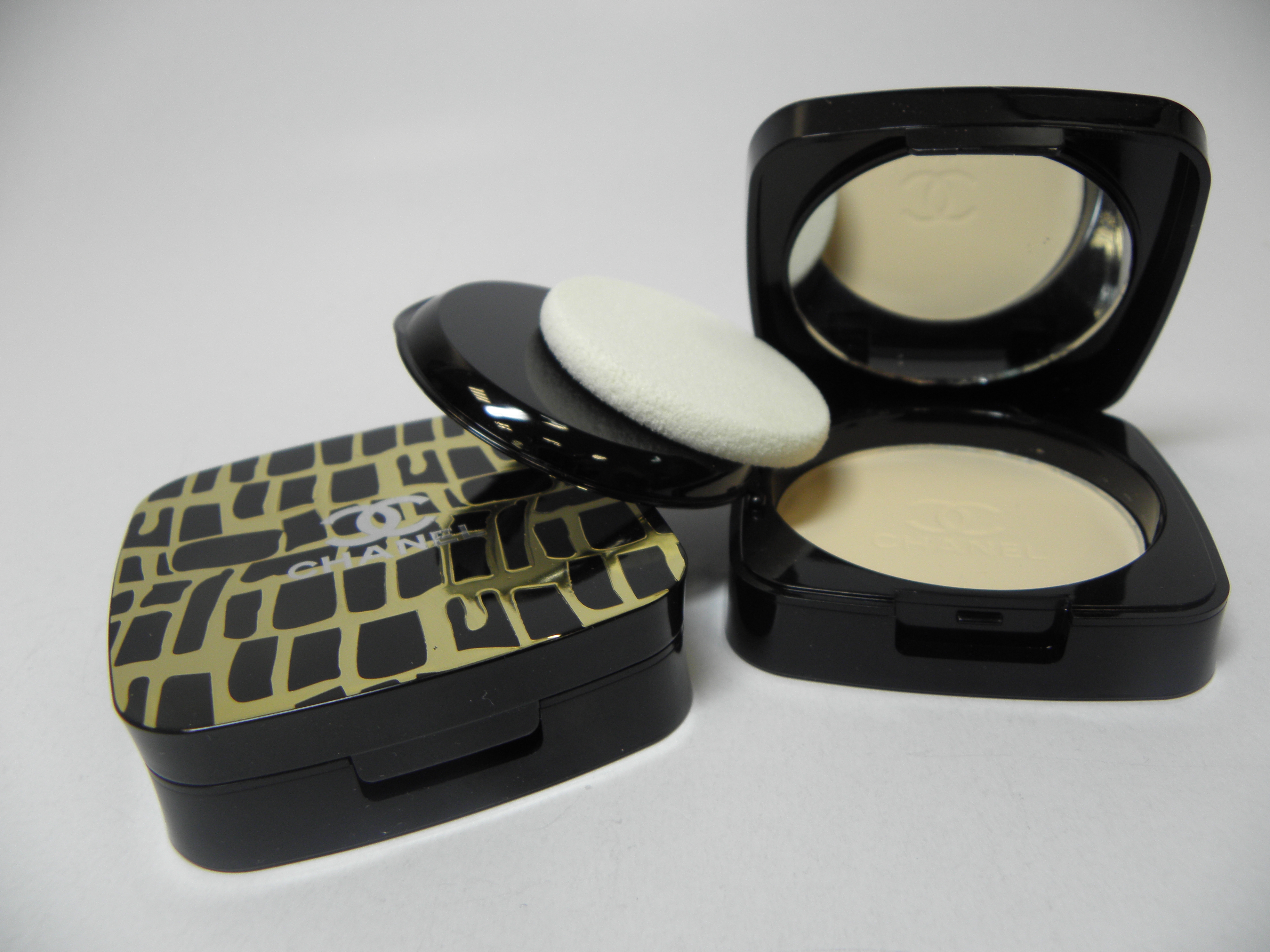 CHANEL,COMPACT POWDER WITH MIRROR